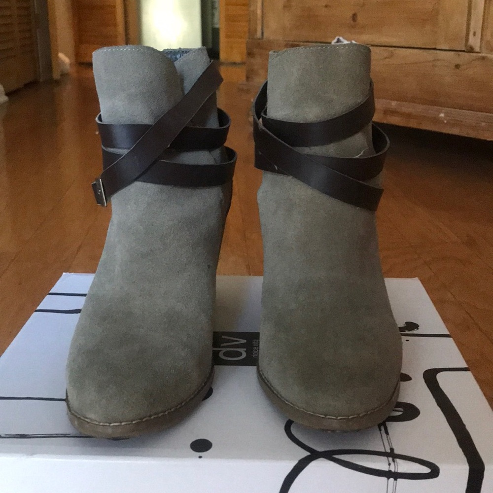 Dolce Vita suede ankle booties